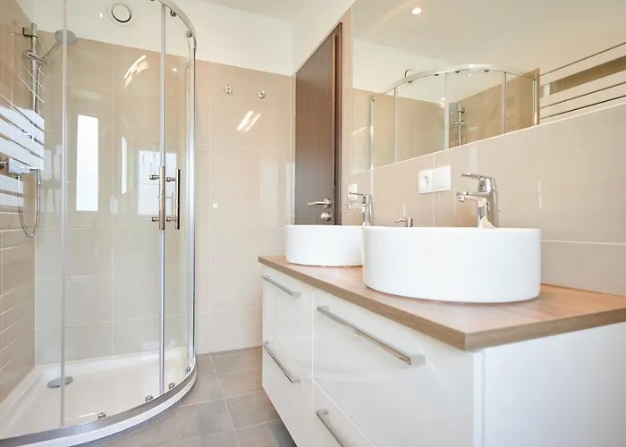 At Winterhafen דירה לינץ