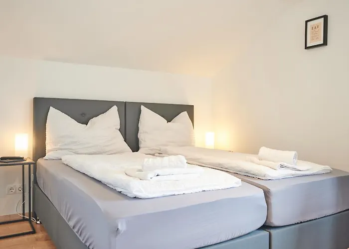 At Winterhafen לינץ